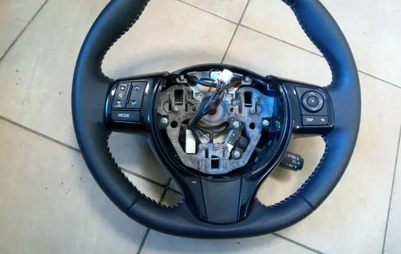 Toyota Yaris Steering wheel NE69075