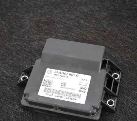 Volkswagen PASSAT B7 Rear brake EMF control unit/module 3AA907801G