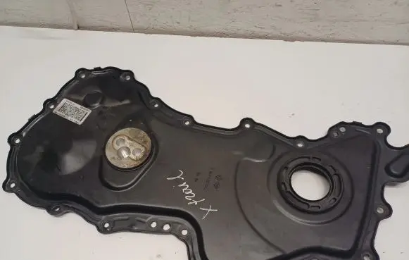 Renault Trafic III (X82) Timing chain cover 135027147R