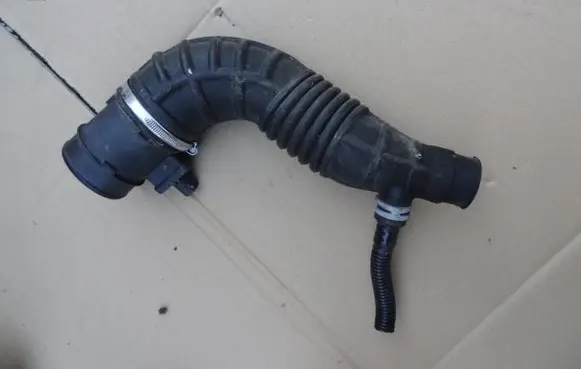 Opel Corsa D Air intake hose/pipe 13254175 55561912