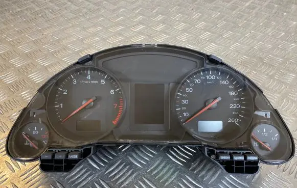 Audi A4 S4 B6 8E 8H Speedometer (instrument cluster) 8H0920900A 0263042001 7040207710