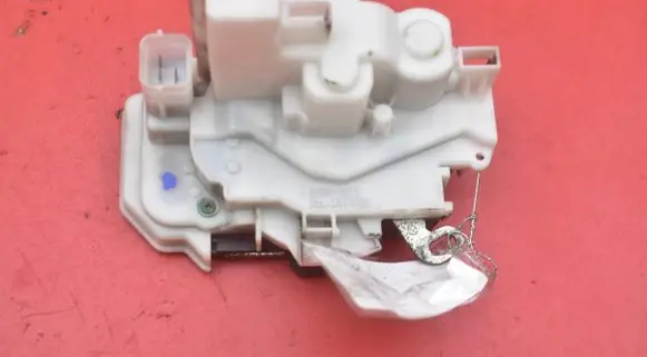 Fiat Fiorino Front door lock 1361747080