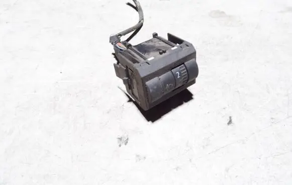 Skoda Fabia Mk2 (5J) Headlight level height control switch 5J0941333A