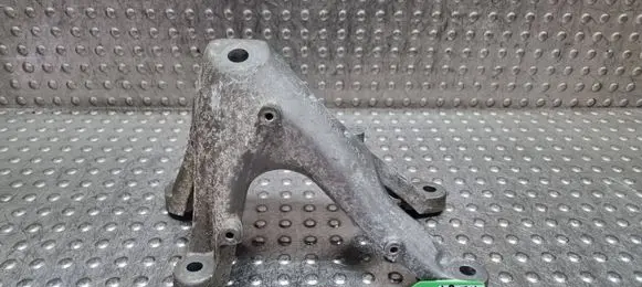 BMW 1 F20 F21 Engine mounting bracket S27698514 6861554