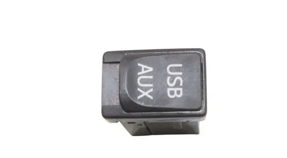 Toyota Auris 150 USB socket connector 8619002060