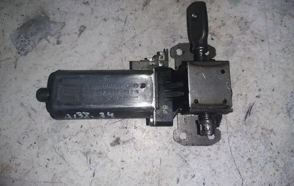 Volvo XC90 Seat adjustment motor 0390203219