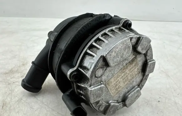 Volkswagen Golf VII Electric auxiliary coolant/water pump 04L965567A