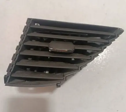 Opel Insignia B Dash center air vent grill 39017312 685030087 28SEP2018