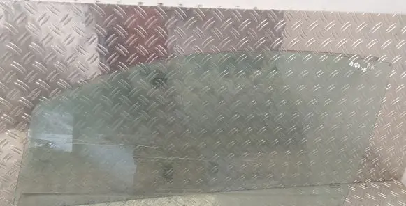 Toyota Aygo AB40 Front door window glass four-door