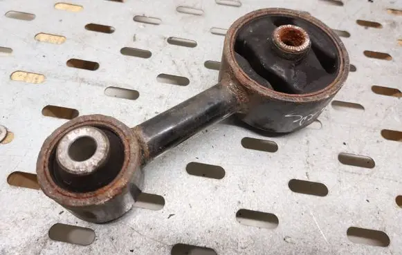 KIA Sportage Engine mount bracket