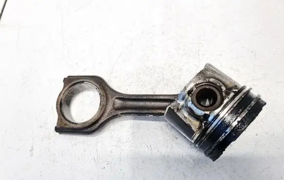 Citroen C4 Grand Picasso Piston with connecting rod 