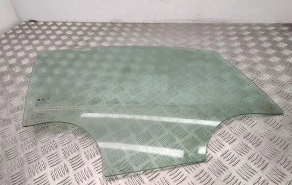 Buick Encore I Front door window glass four-door