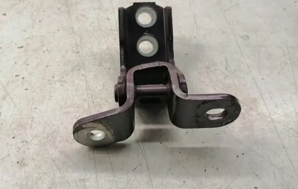 Toyota Verso Front door upper hinge 6871002060