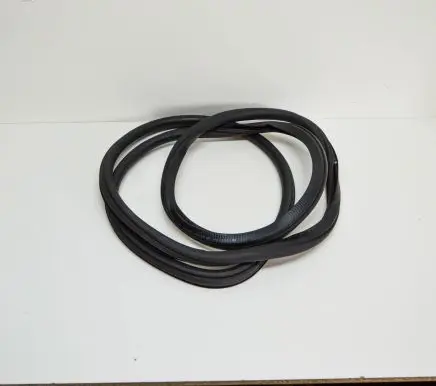 Skoda Octavia Mk2 (1Z) Rubber seal front coupe door 1Z0867365F