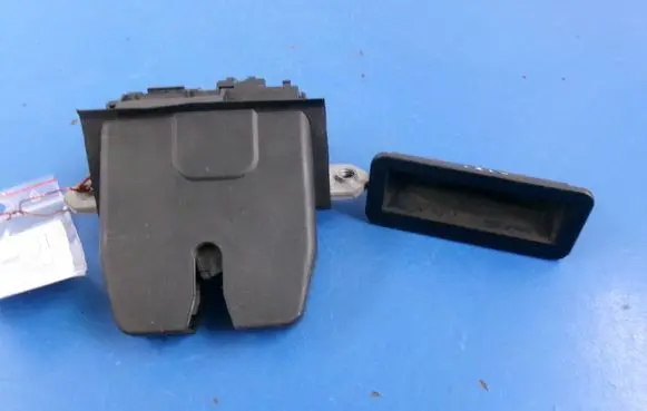 Ford Focus C-MAX Tailgate/trunk/boot lock/catch/latch 8M51-R442A66-AB