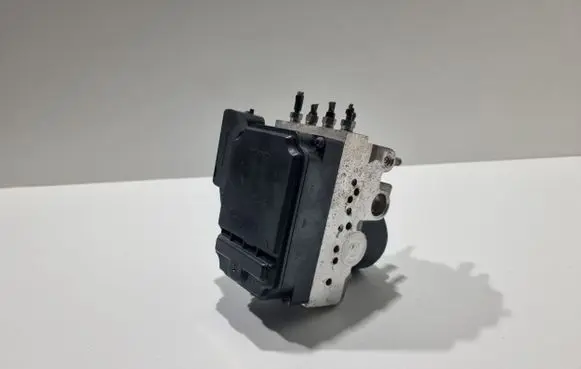 Lexus IS 200-300 ABS Pump 1338005510 4454053030