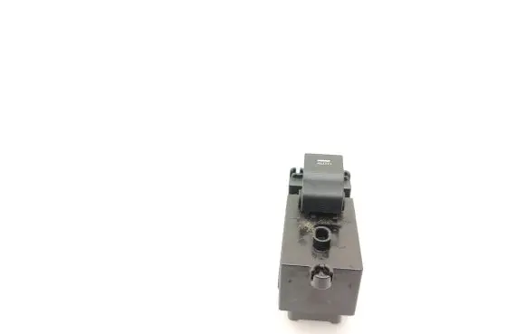 Hyundai i40 Electric window control switch 935803Z000 39R5201000 20177140470