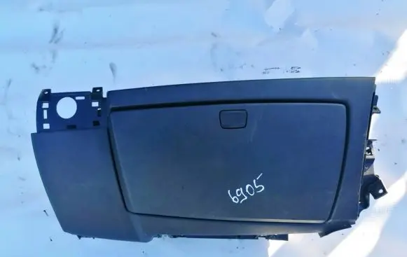 BMW 1 E81 E87 Glove box 712455915 7124559-15