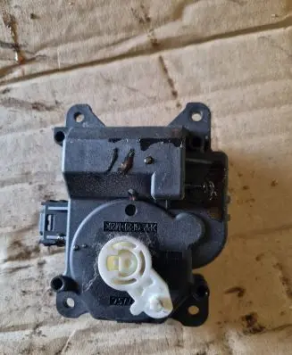 Mitsubishi Colt Air flap motor/actuator AE0637008860