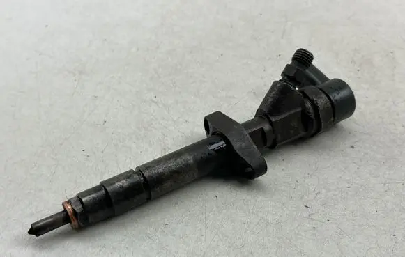 Fuel injector