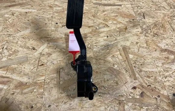Subaru Legacy Accelerator throttle pedal 36010AG140 1988007120 03K1BB00541