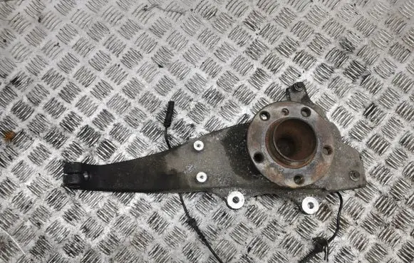 BMW 5 F10 F11 Front wheel hub