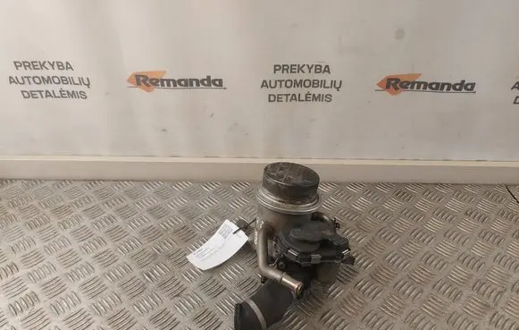 Volkswagen PASSAT B8 Throttle valve 05L131501C 05L131512