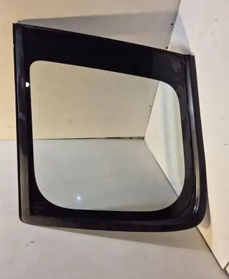 Nissan X-Trail T30 Rear side window 43R00122