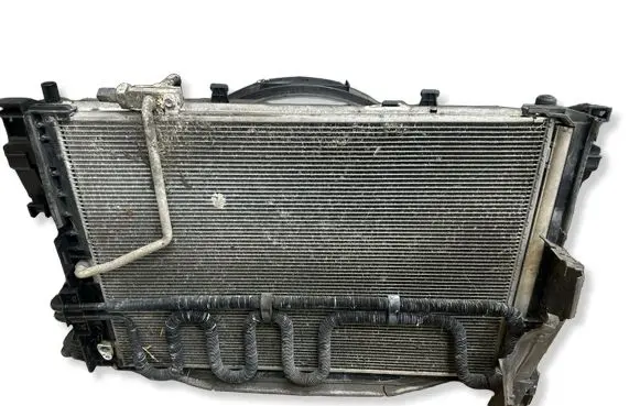Mercedes-Benz E W212 Radiator set A2045000393