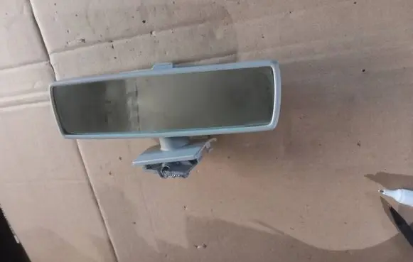 Volkswagen Touran I Rear view mirror (interior) E1010749