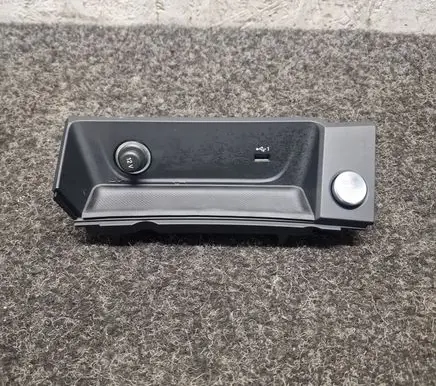 Audi A5 USB socket connector 8W2864131B