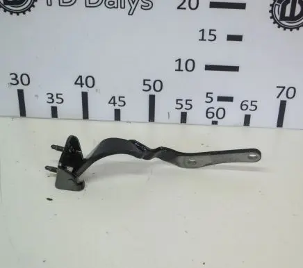Audi TT TTS RS Mk3 8S Tailgate/trunk/boot hinge 8S8827299