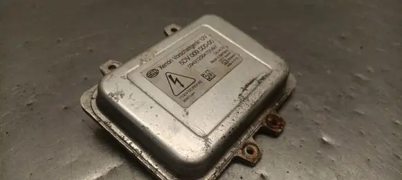 Volkswagen Golf VI Headlight ballast module Xenon 5V00900000