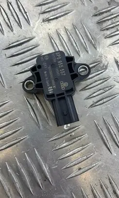 Audi A4 S4 B7 8E 8H Airbag deployment crash/impact sensor 8P0955557