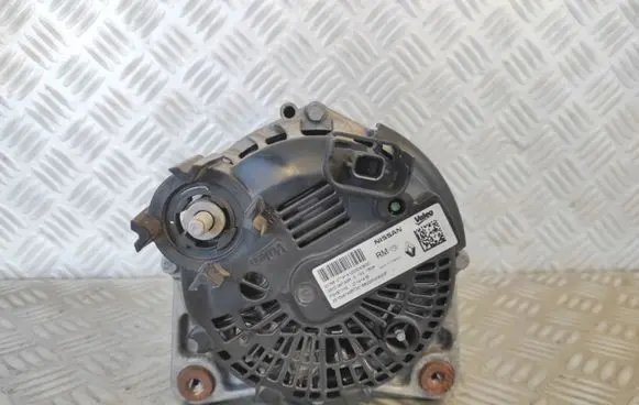 Nissan X-Trail T32 Generator/alternator 231004742R