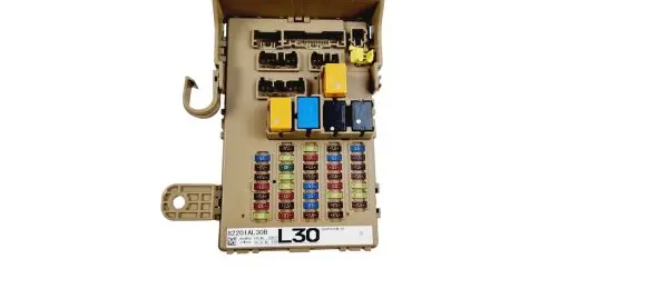 Subaru Outback (BS) Fuse module 82201AL30B L30 JB005810N04