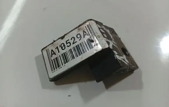 Audi A2 Front door upper hinge 8z0831401a