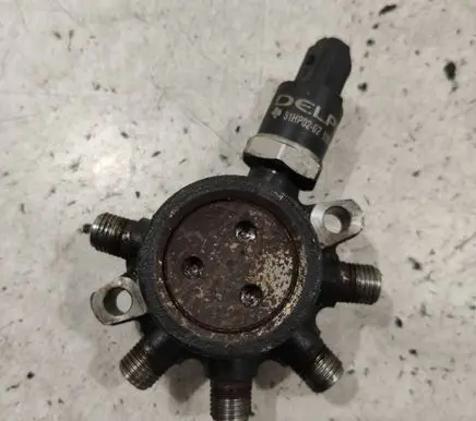 Fuel main line pipe