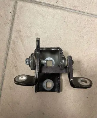 Opel Insignia A Rear door lower hinge A046574 2941