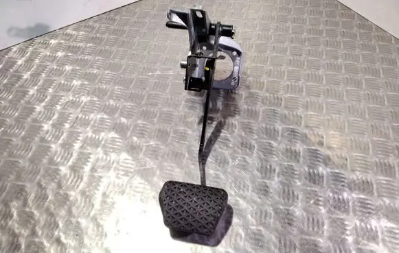BMW X3 E83 Brake pedal 3500345396501 175445 070110