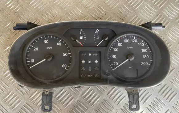 Renault Trafic II (X83) Speedometer (instrument cluster) P8200006337 NS2332921P 21660165