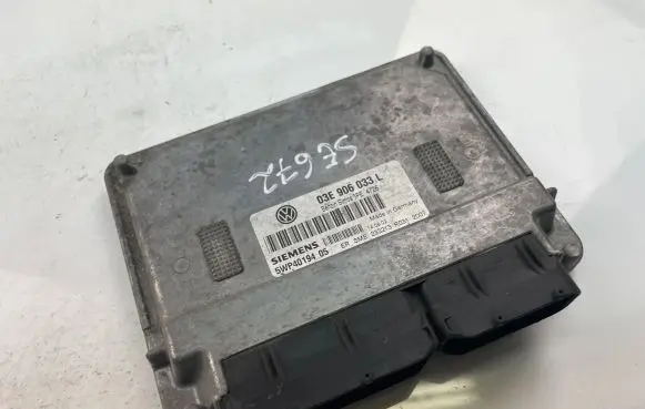 Volkswagen Polo Engine control unit/module ECU 03E906033L