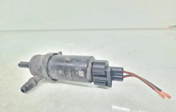 Opel Astra H Headlight washer pump 13157637