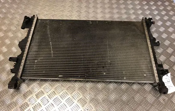 Opel Insignia A Coolant radiator 13241726