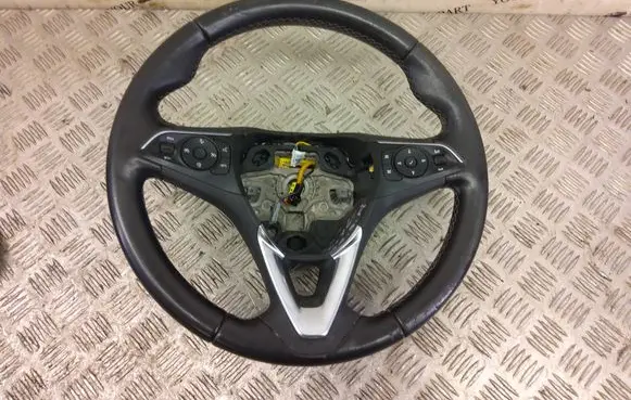 Opel Insignia B Steering wheel 39096090 34210339A