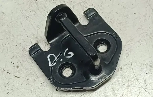 Ford Mondeo MK IV Rear door lock loop/hook striker 6G91R21982
