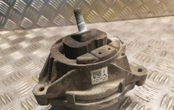 BMW 1 F20 F21 Engine mount bracket 6787657