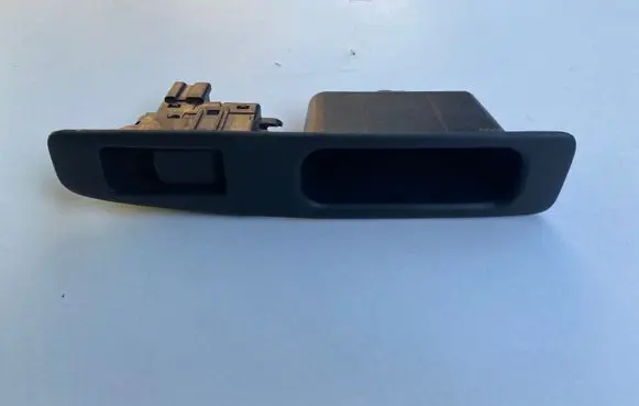 Nissan Qashqai Electric window control switch 82950JD000