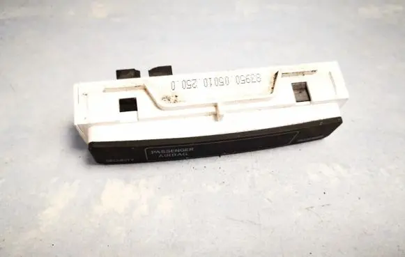 Passenger airbag on/off switch