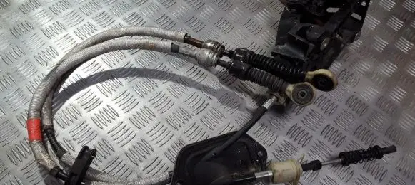 Gear shift cable linkage
